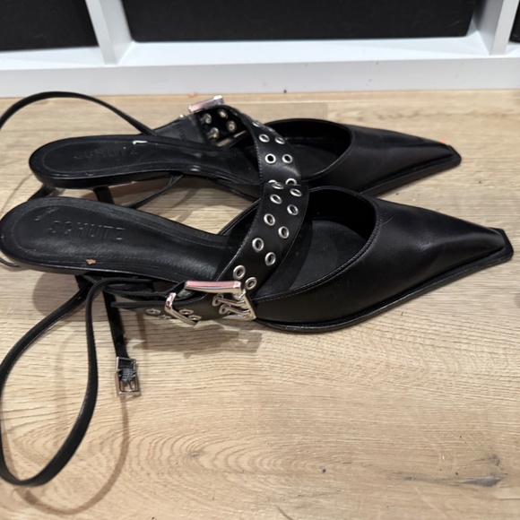 SCHUTZ Kitten Heels Size 10 Black Leather with Belted Strap and ankle strap - Picture 2 of 2